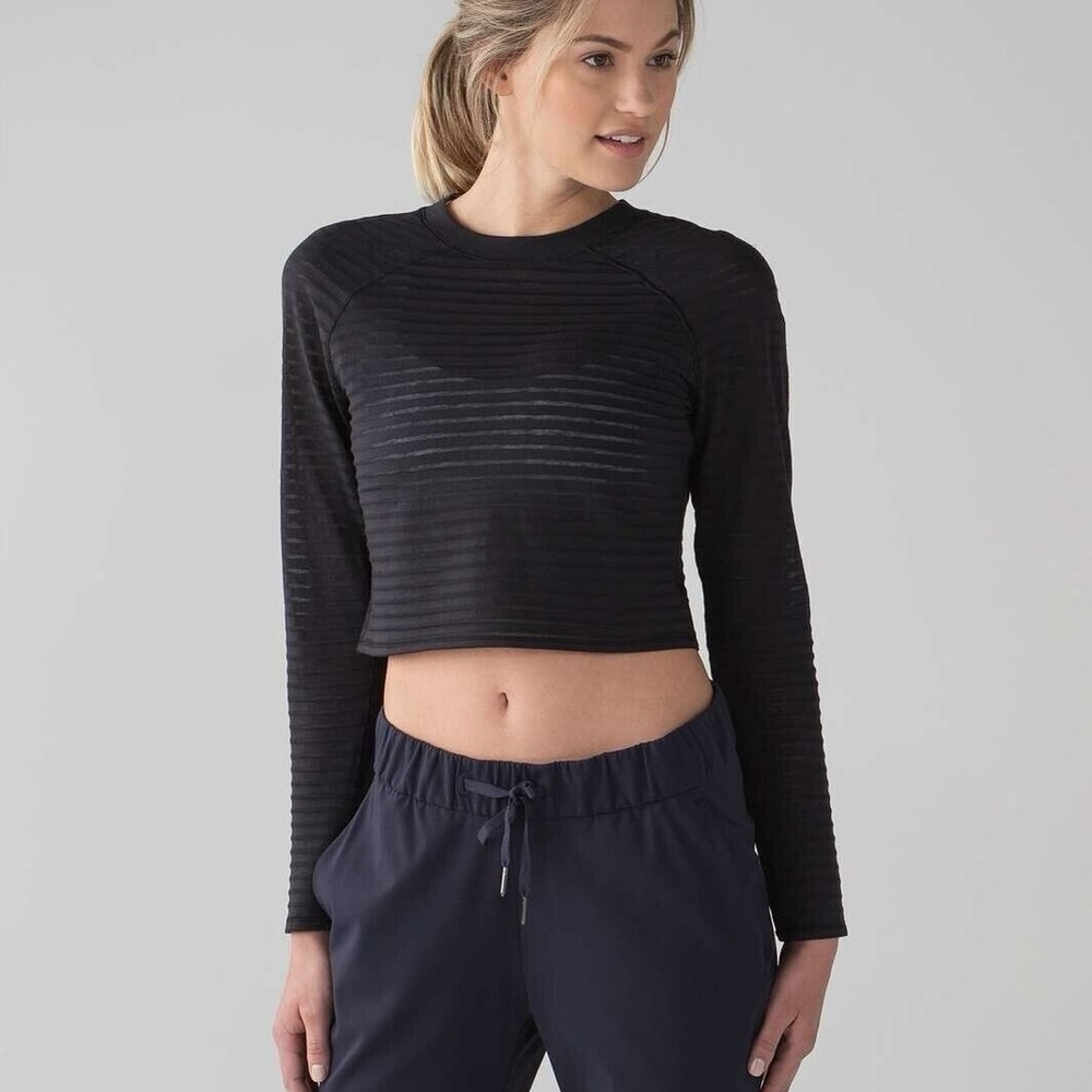Lululemon (6) Black “Uncovered” Long Sleeve Lightweight Cropped Layering Top